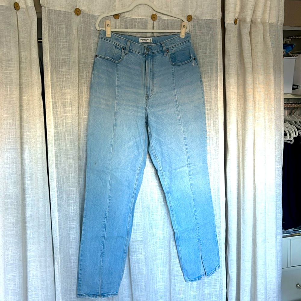 Abercrombie Curve Love 90’s Straight Ultra High Rise Split-Front Jeans